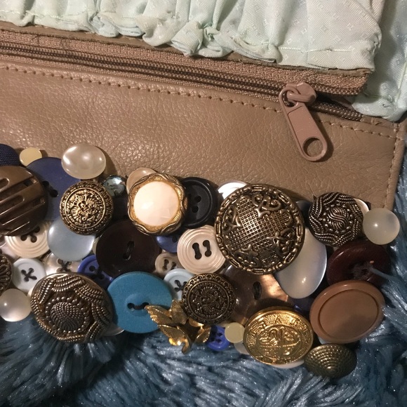 Handmade button collage wallet - Picture 8 of 8